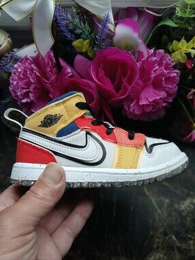 Jordan 1 MidAthletic/Lifestyle Shoes Size 9C Unisex